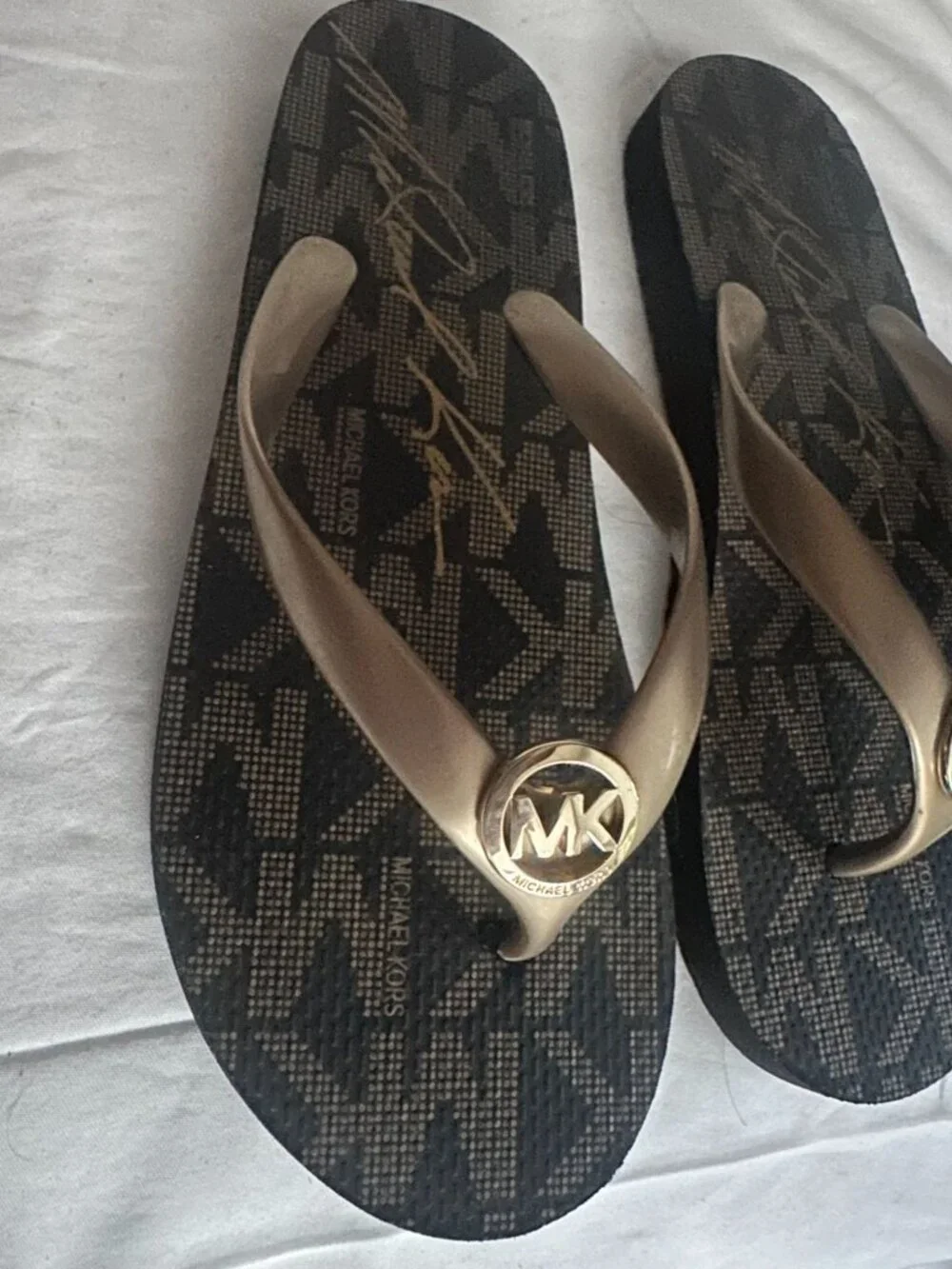 Michael Kors Eva Sole flip flops size 8